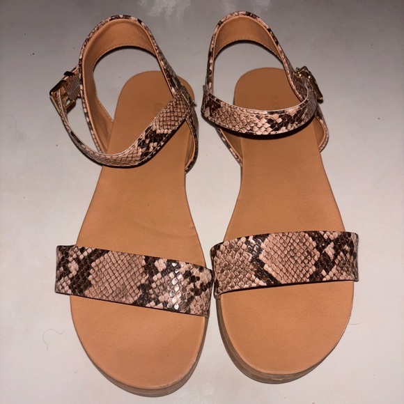 Express Snake Print Sandals Ankle Strap Size 8 - Picture 1 of 4